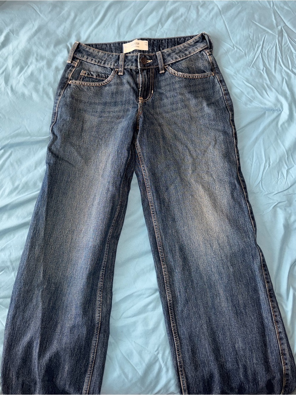 Hollister Women’s Dark Blue Wide-Leg Jeans